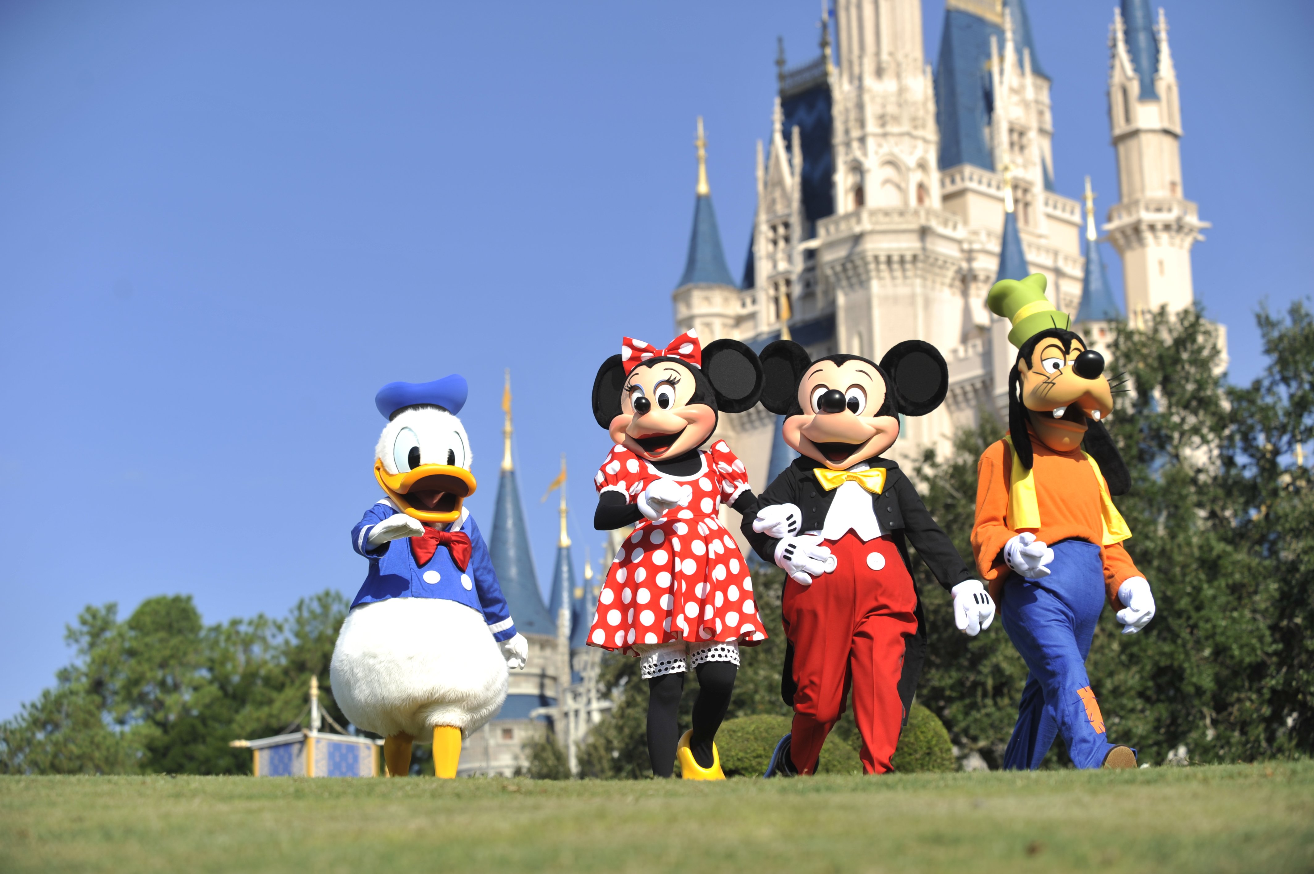 MK - Characters at Cinderella Castle