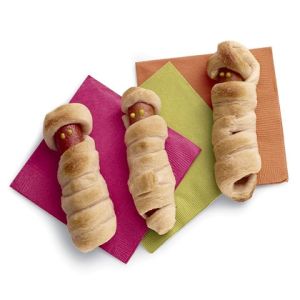hot-dog-mummies-halloween-recipe-photo-420-FF1003PARTYA15 Hot Dog Mummies Recipe